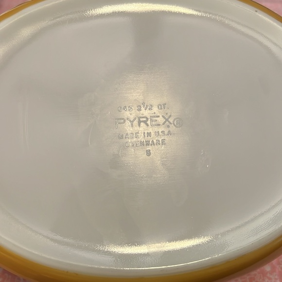 Pyrex Butterfly Gold 045 with Lid - Picture 6 of 9